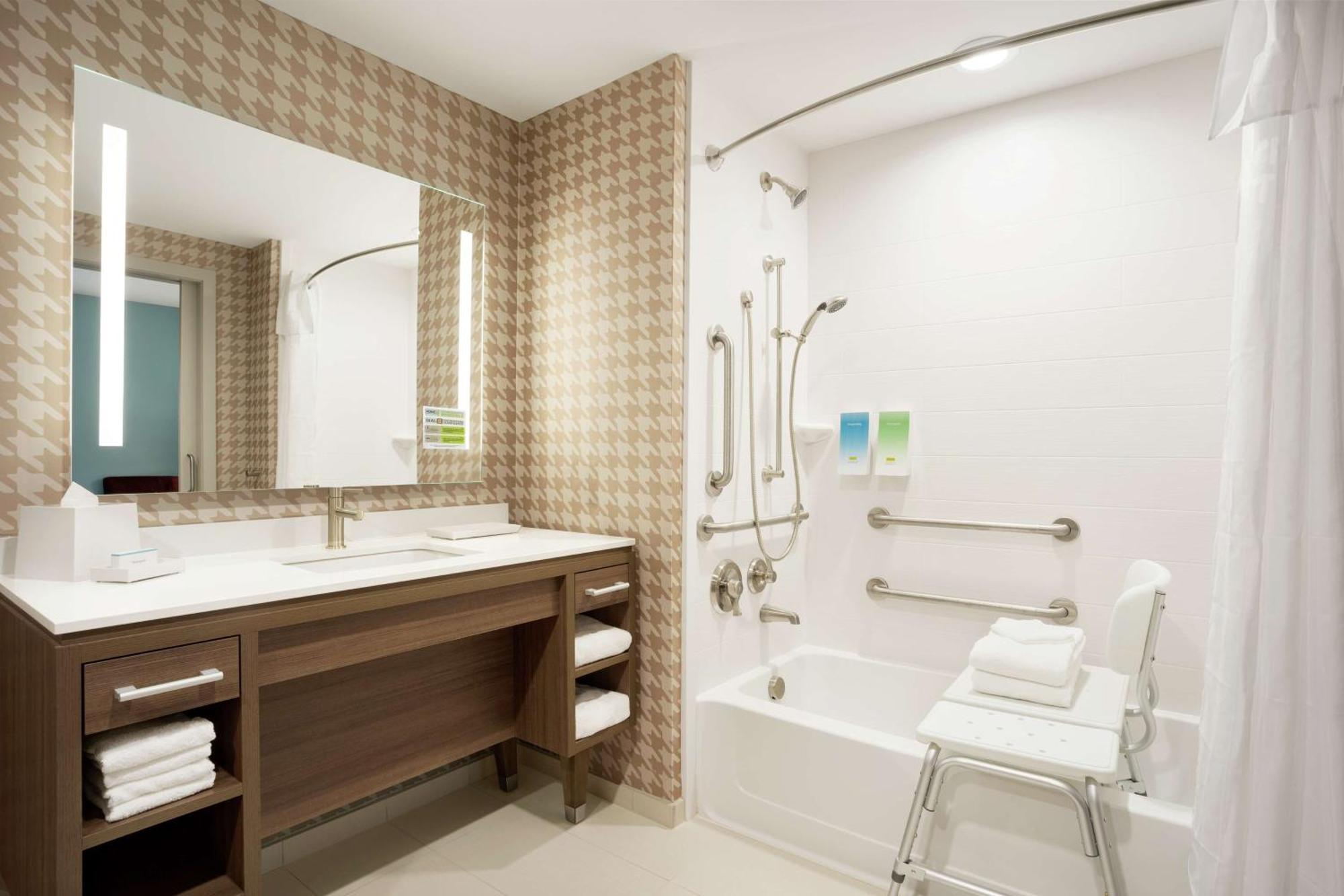Home2 Suites By Hilton Warminster Horsham Экстерьер фото