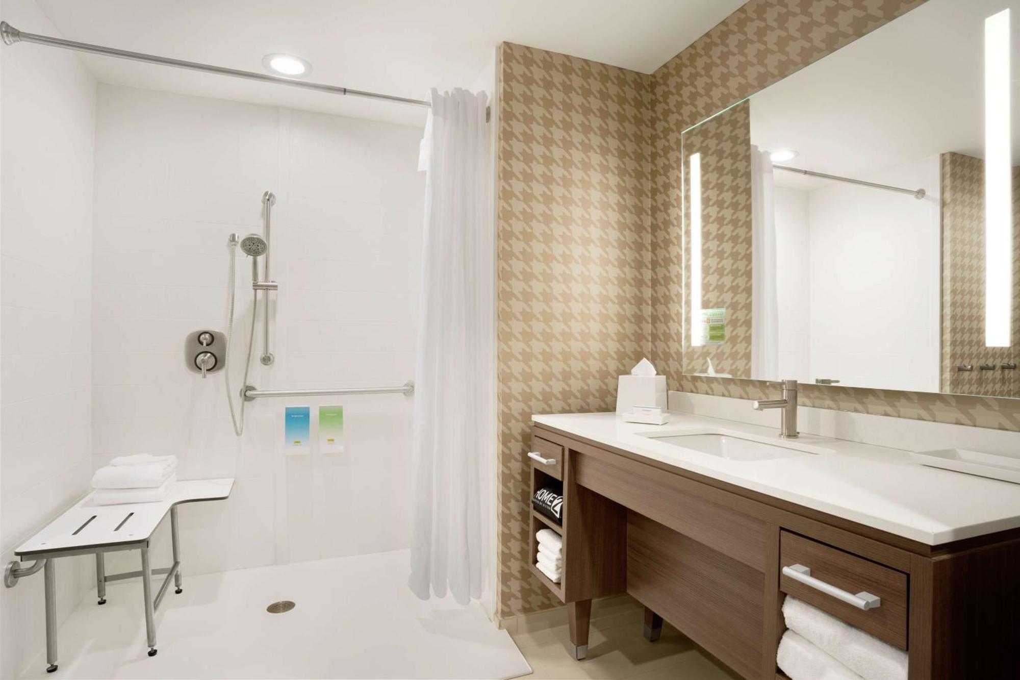 Home2 Suites By Hilton Warminster Horsham Экстерьер фото